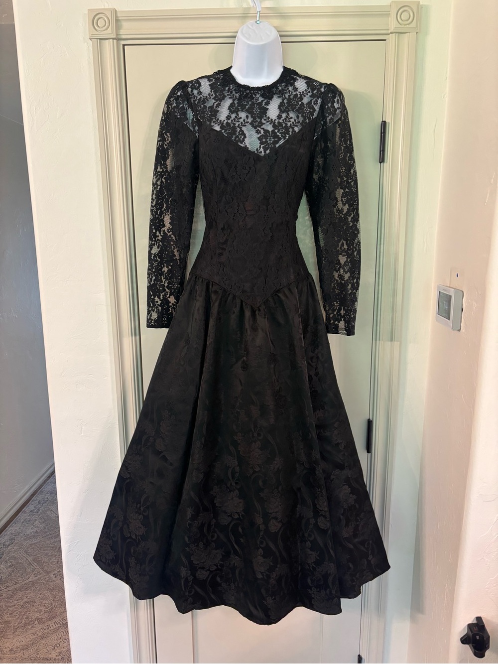 Scott McClintock Vtg Black Lace Overlay Fitted Drop Waist Gothic Evening Gown 6